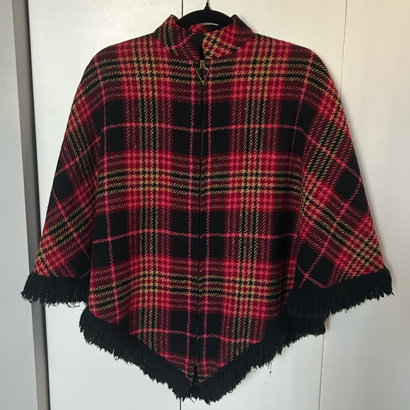 Vintage 60s Poncho Dutchmaid Pink Red Plaid Wool Tweed with Fringe and Zipper - Picture 7 of 9